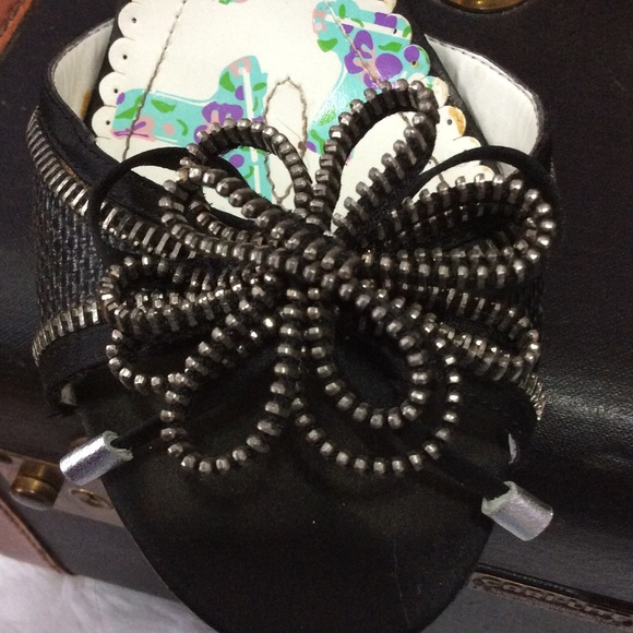 Betseyville Pabla Heels - Picture 6 of 8